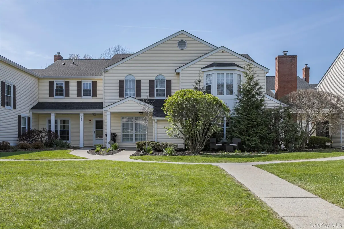 142 Villagegreen CT, Warwick, NY 10990