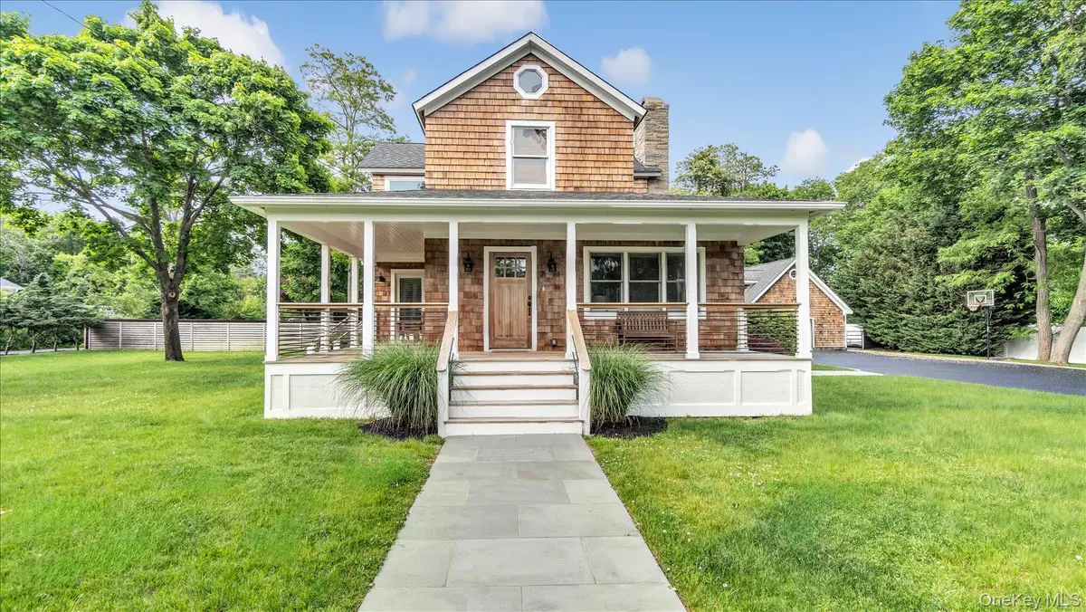 7 Halsey AVE, East Quogue, NY 11942
