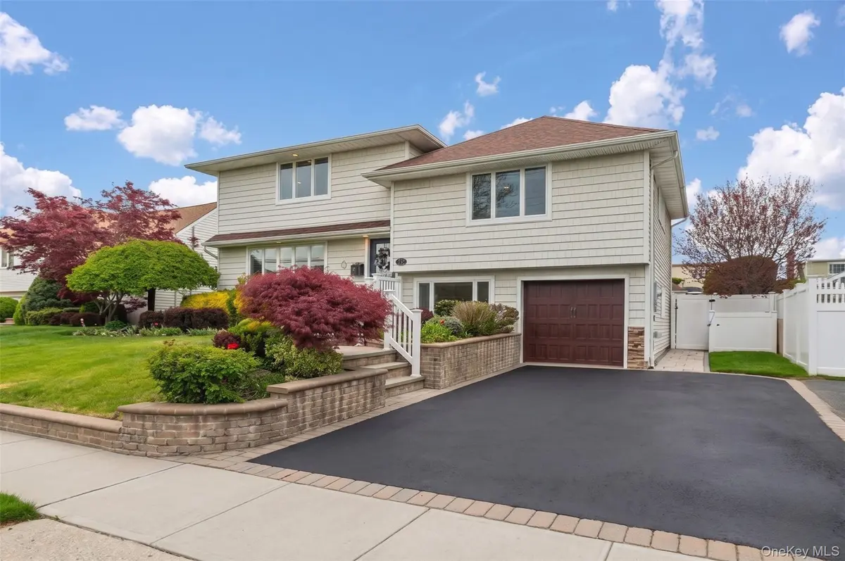262 E Lexington AVE, Oceanside, NY 11572