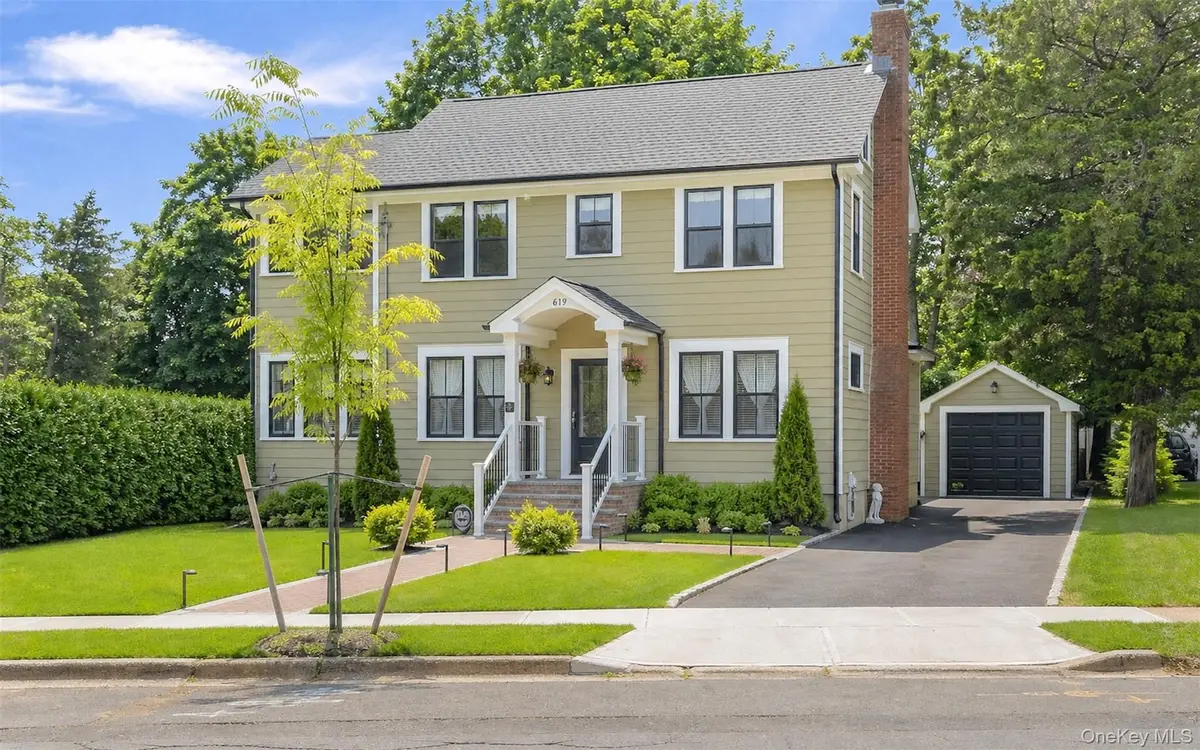 619 Bailey AVE, Greenport, NY 11944
