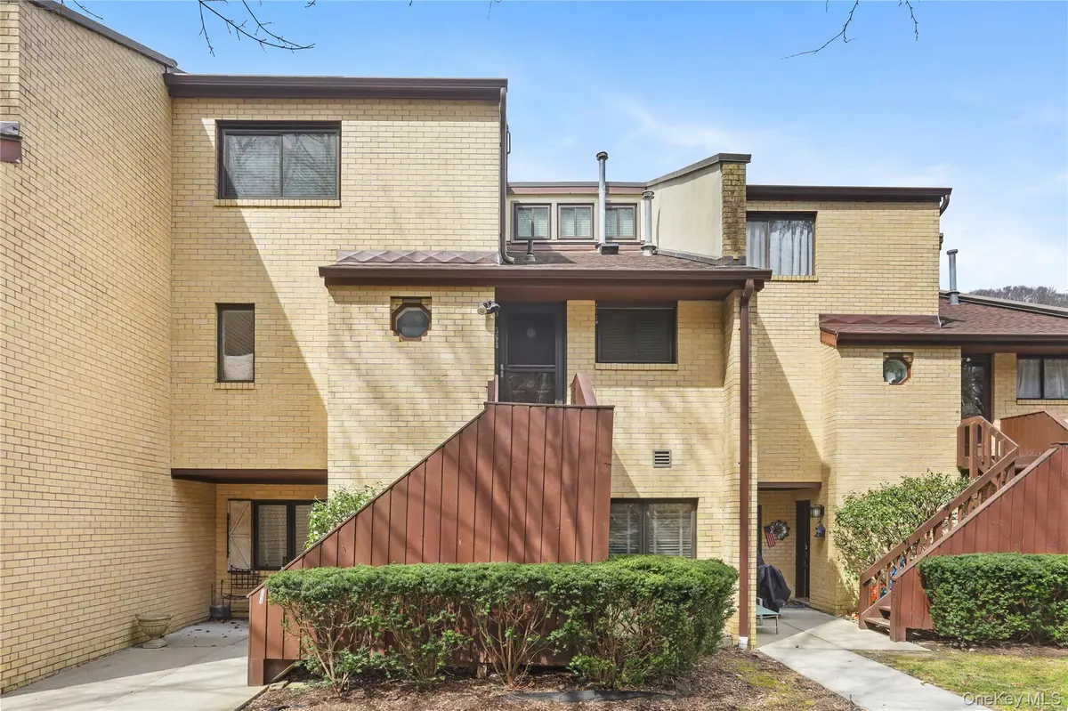 368 N Greeley AVE, Chappaqua, NY 10514