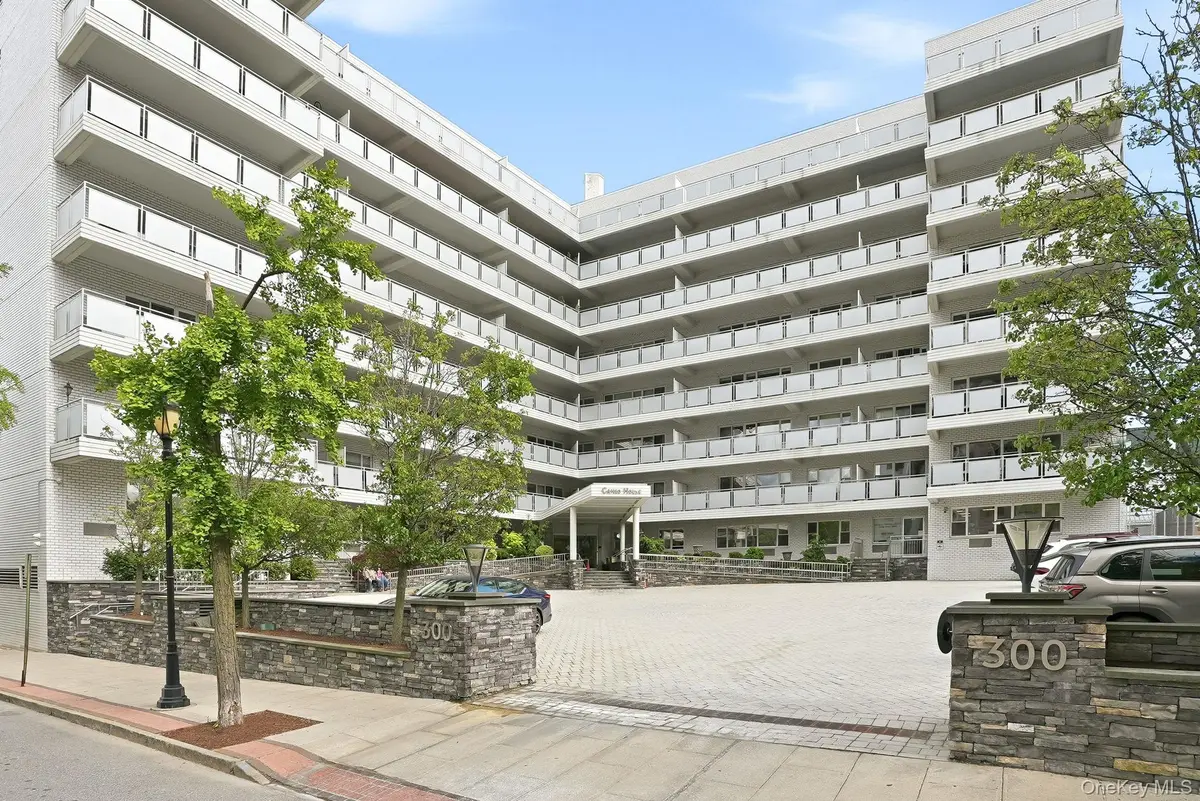 300 Martine AVE #9K, White Plains, NY 10601