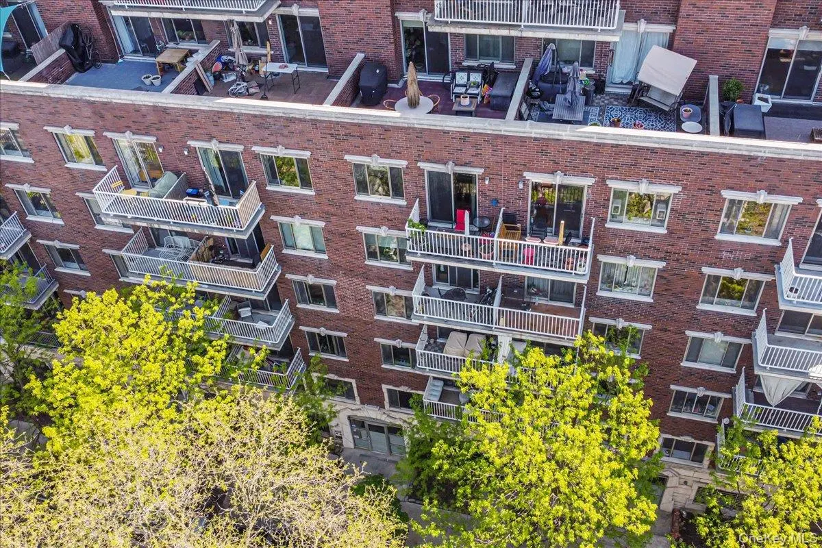 197 Spencer ST #8B, Brooklyn, NY 11205