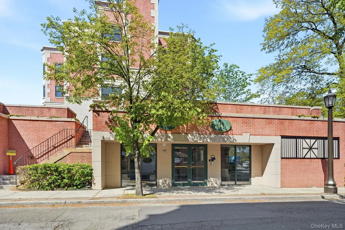 101 Sheldrake PL #12, Mamaroneck, NY 10543