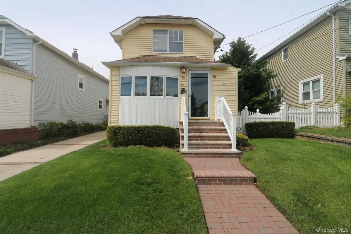 70 McKee ST, Floral Park, NY 11001