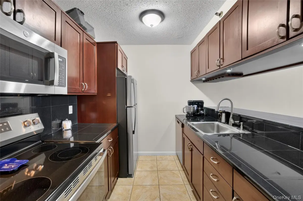 25 Rockledge AVE #1007, White Plains, NY 10601