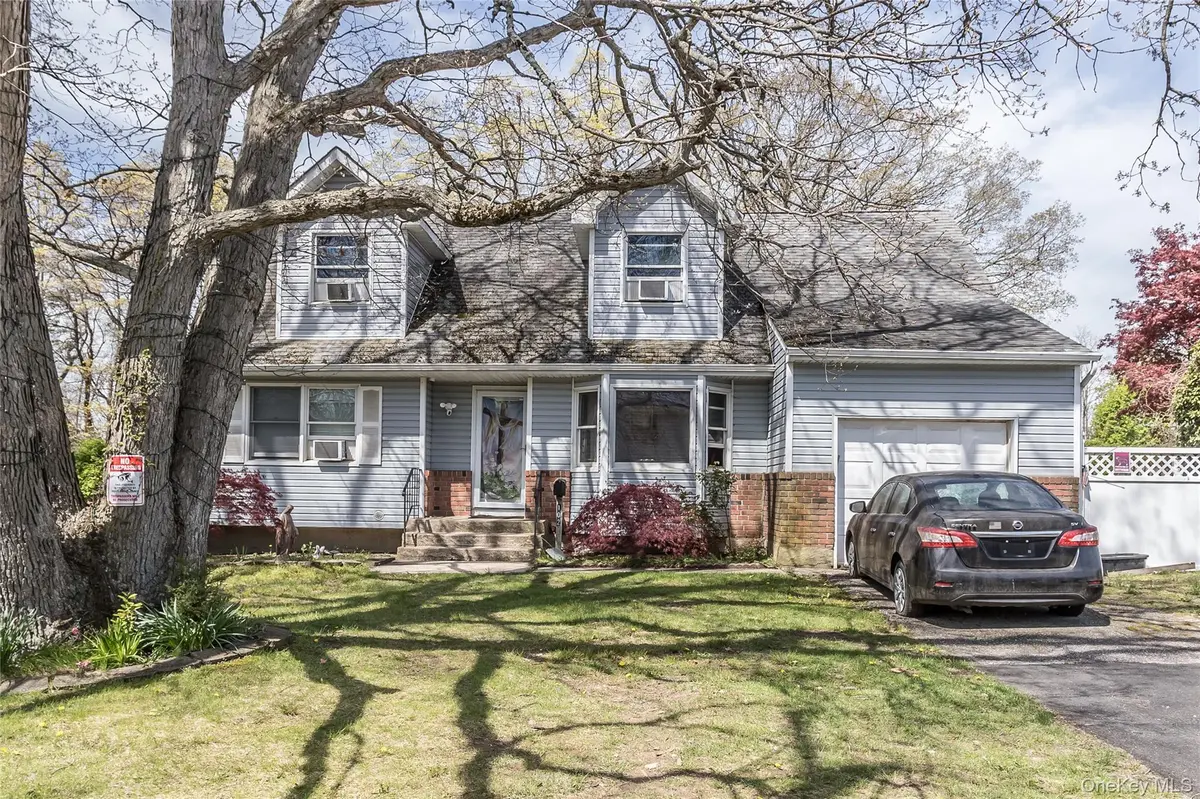 102 Pine Acres BLVD, Deer Park, NY 11729