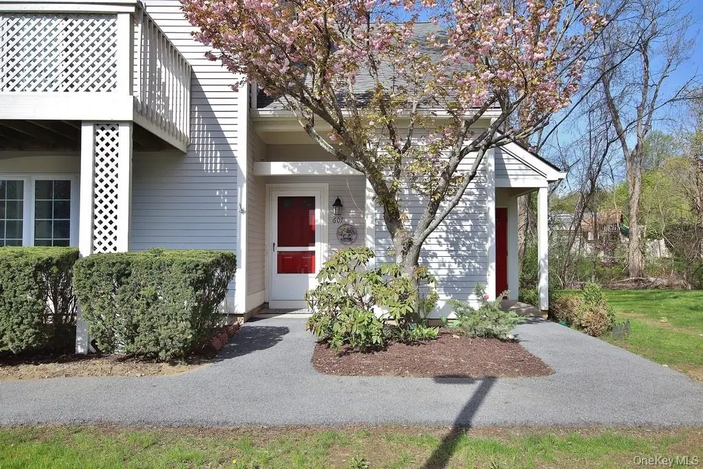 607 Chestnut DR, Carmel, NY 10512