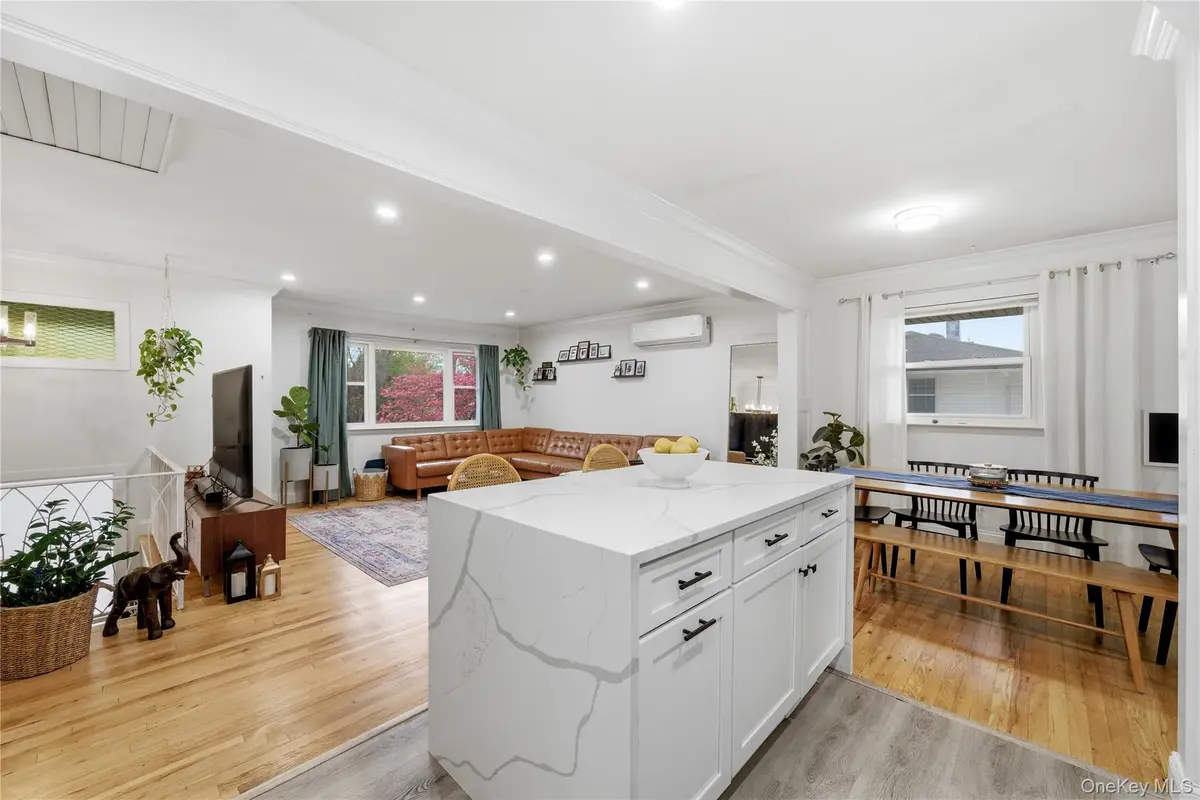 229 New York AVE, Bay Shore, NY 11706