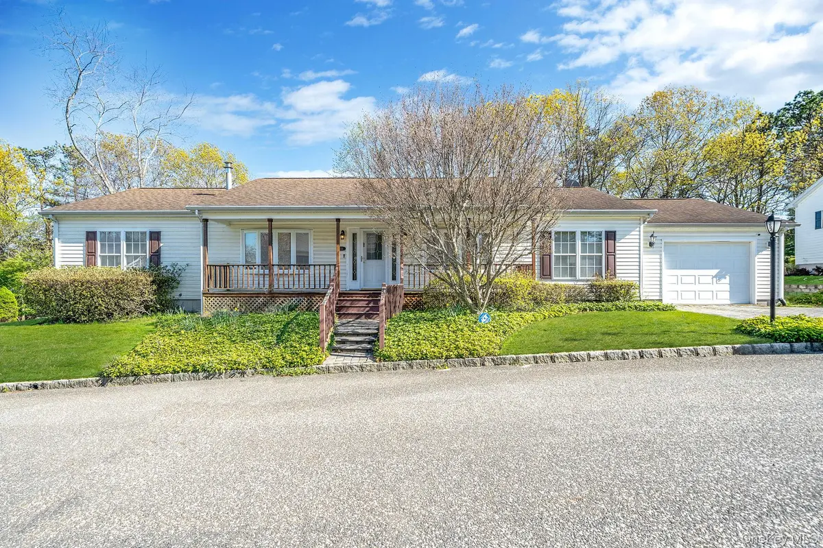 1407 Middle Road #253, Calverton, NY 11933