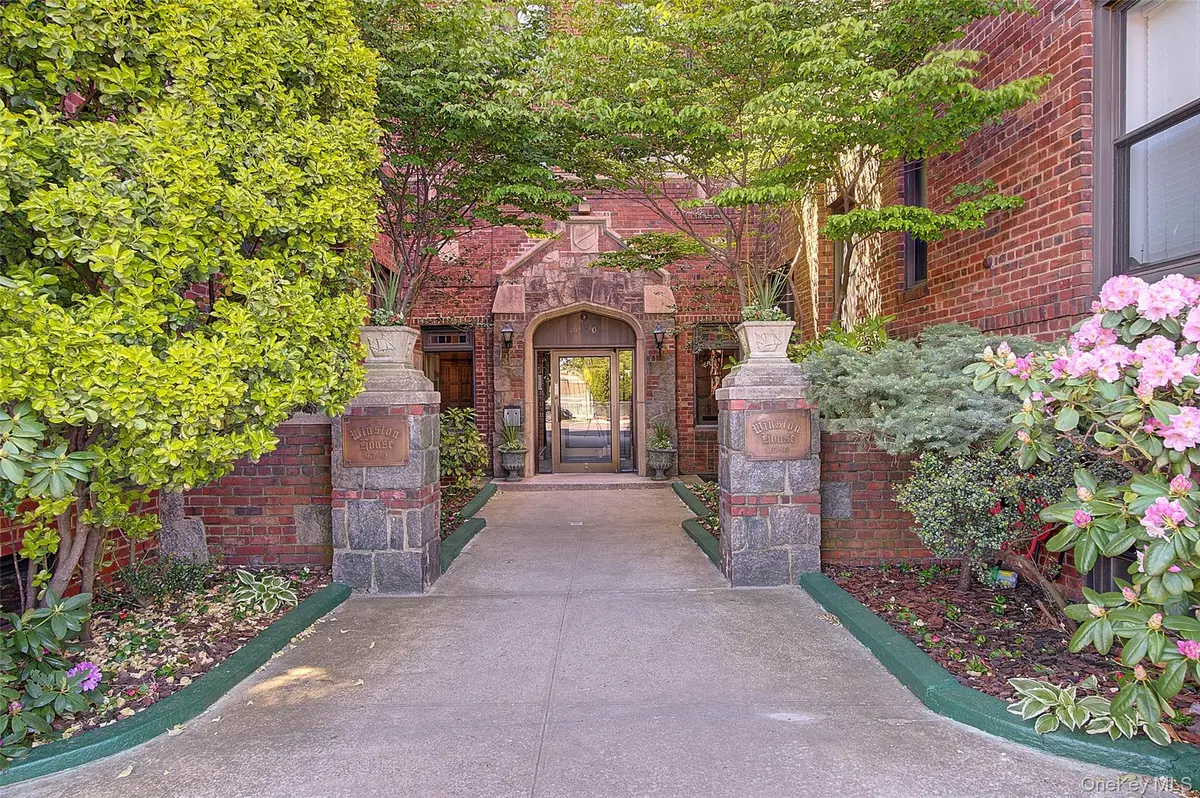 167-10 Crocheron AVE #6C, Flushing, NY 11358