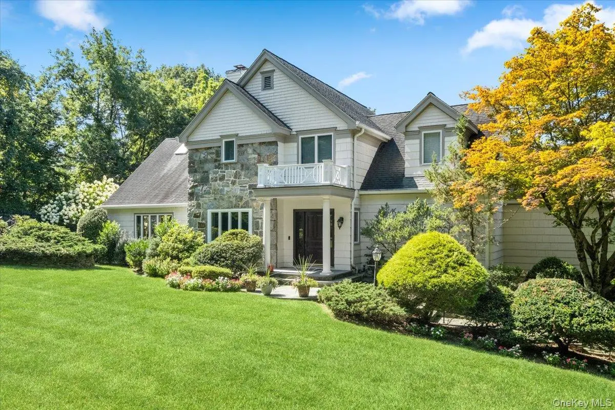 80 High Point RD, Scarsdale, NY 10583