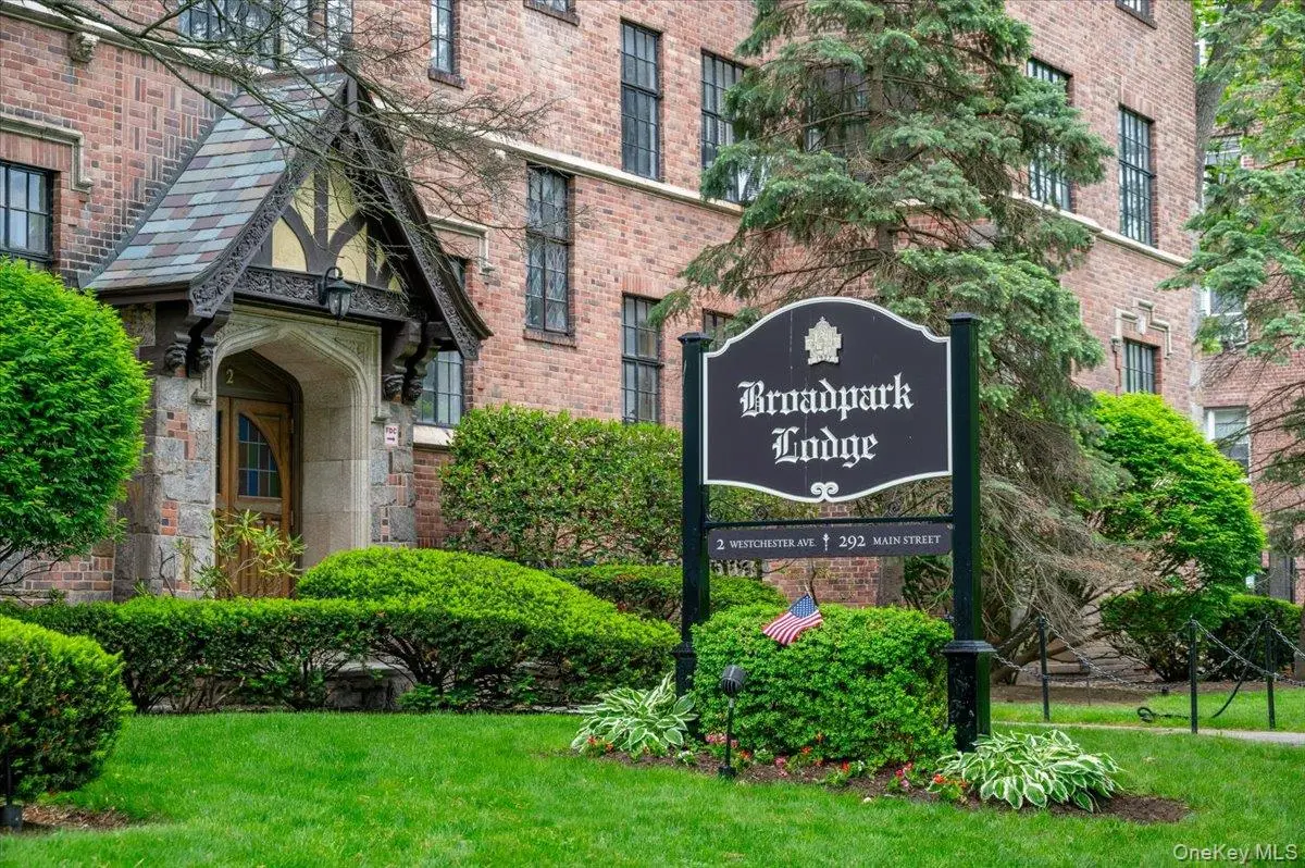 2 Westchester Ave #6P, White Plains, NY 10601