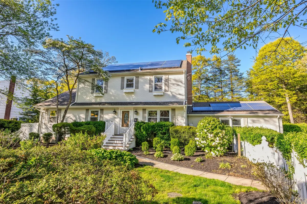 15 Oxbow RD, Patchogue, NY 11772