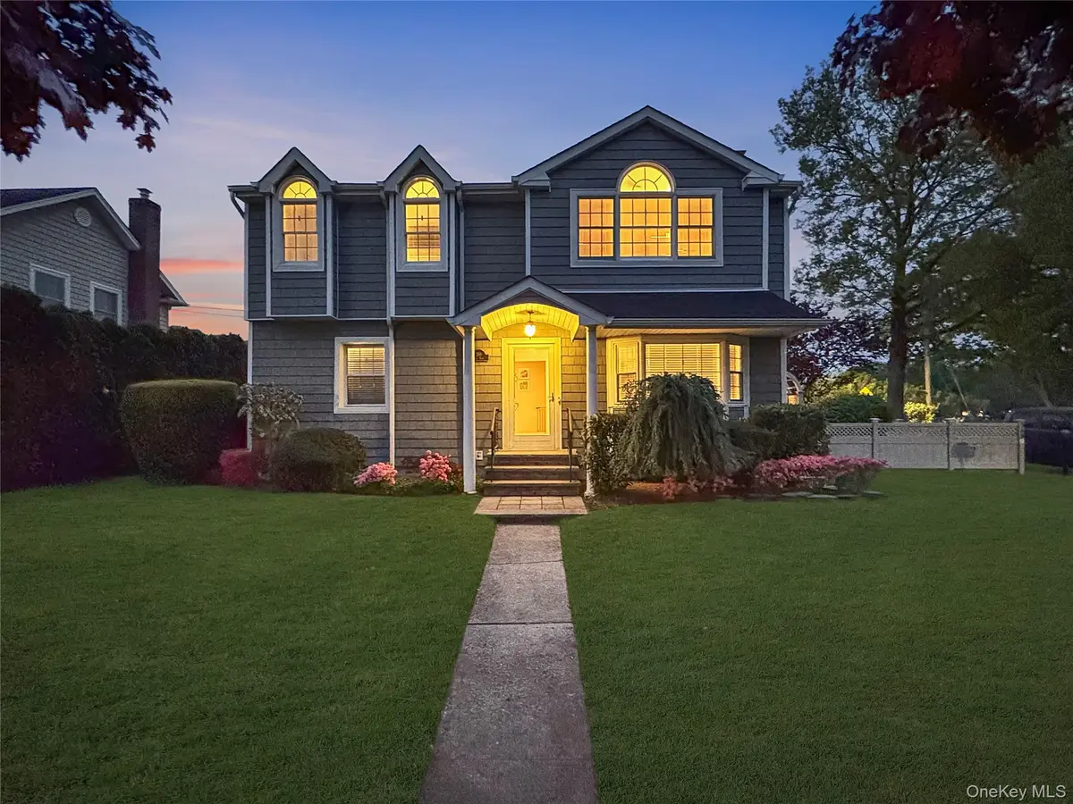 389 Yale RD, Garden City, NY 11530