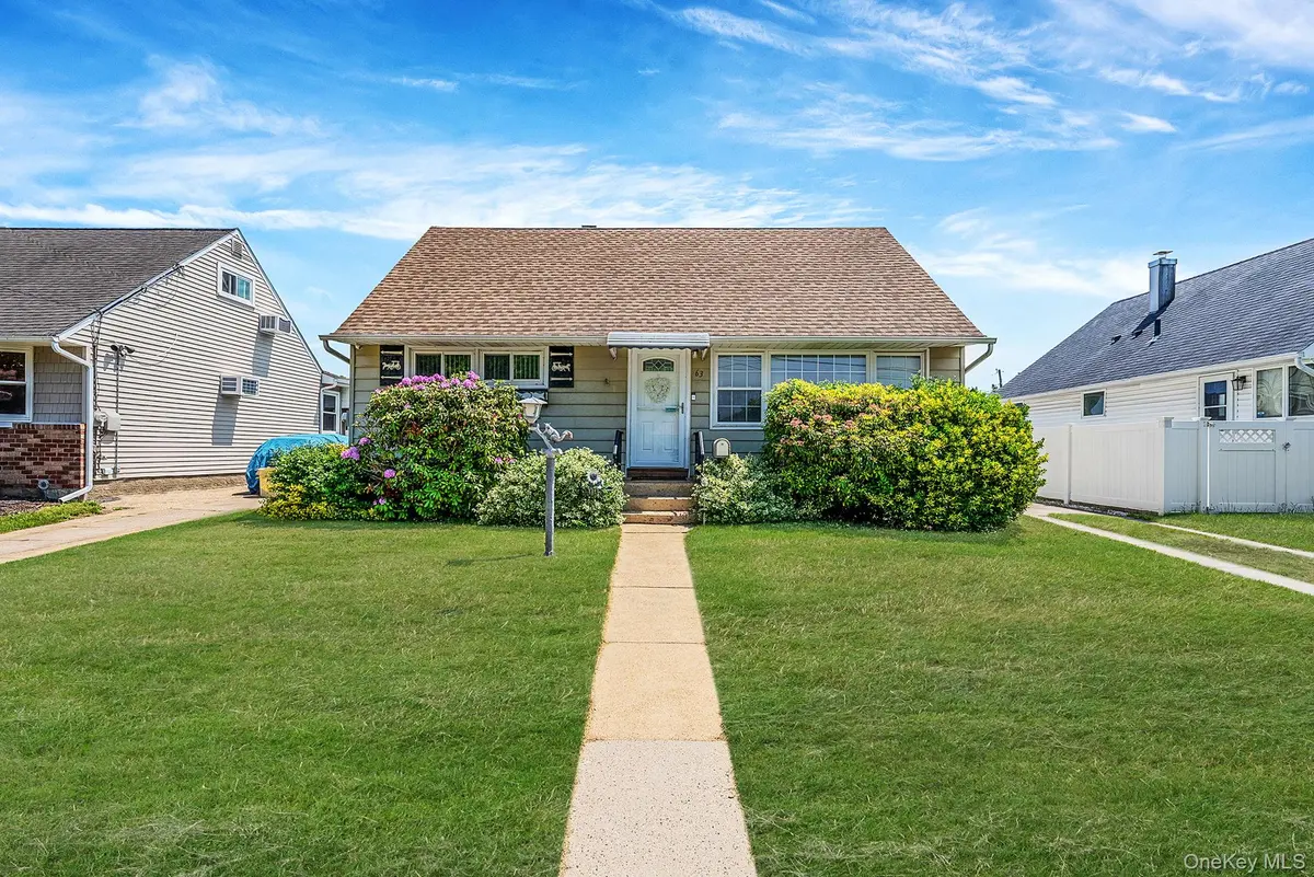 63 Wilfred BLVD, Hicksville, NY 11801