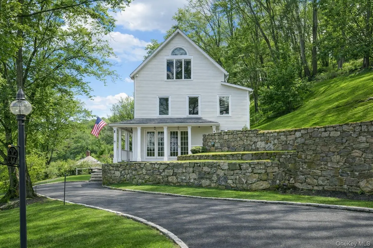 18 Juengstville RD, Croton Falls, NY 10519
