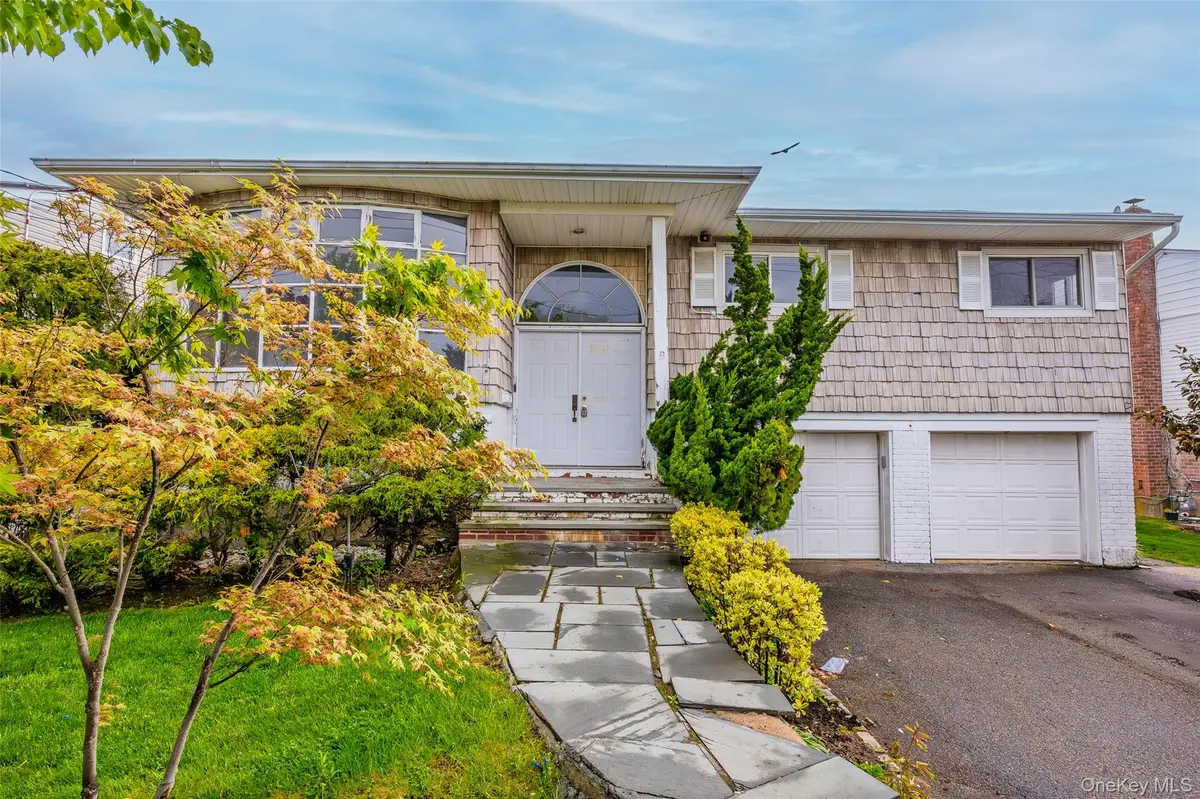 3386 Bertha DR, Baldwin, NY 11510