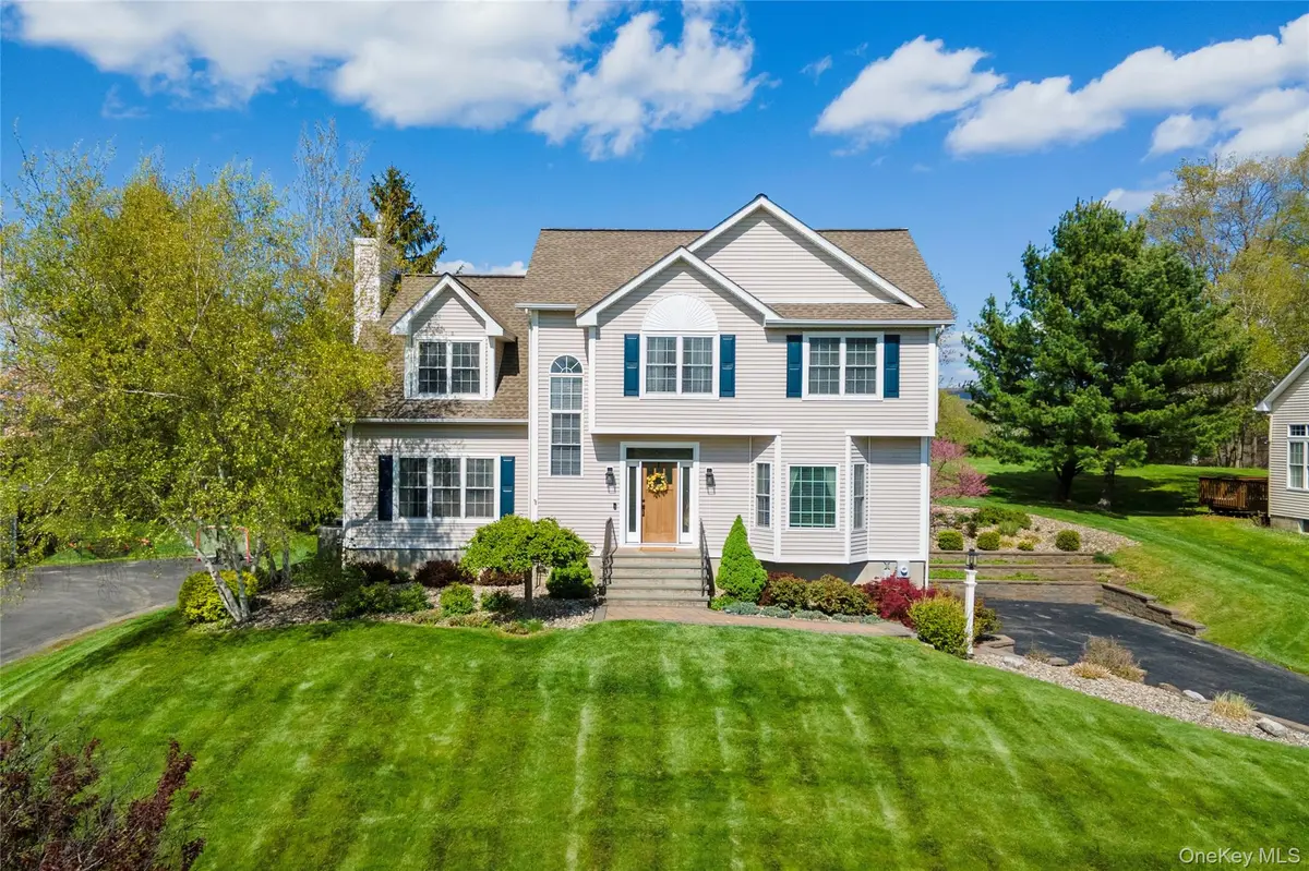 165 Roosevelt DR, Poughquag, NY 12570