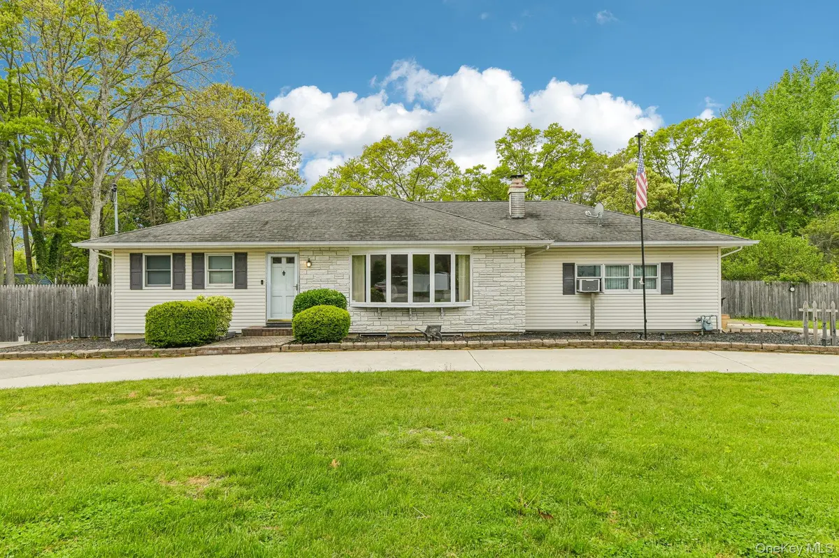 1374 Saxon AVE, Bay Shore, NY 11706