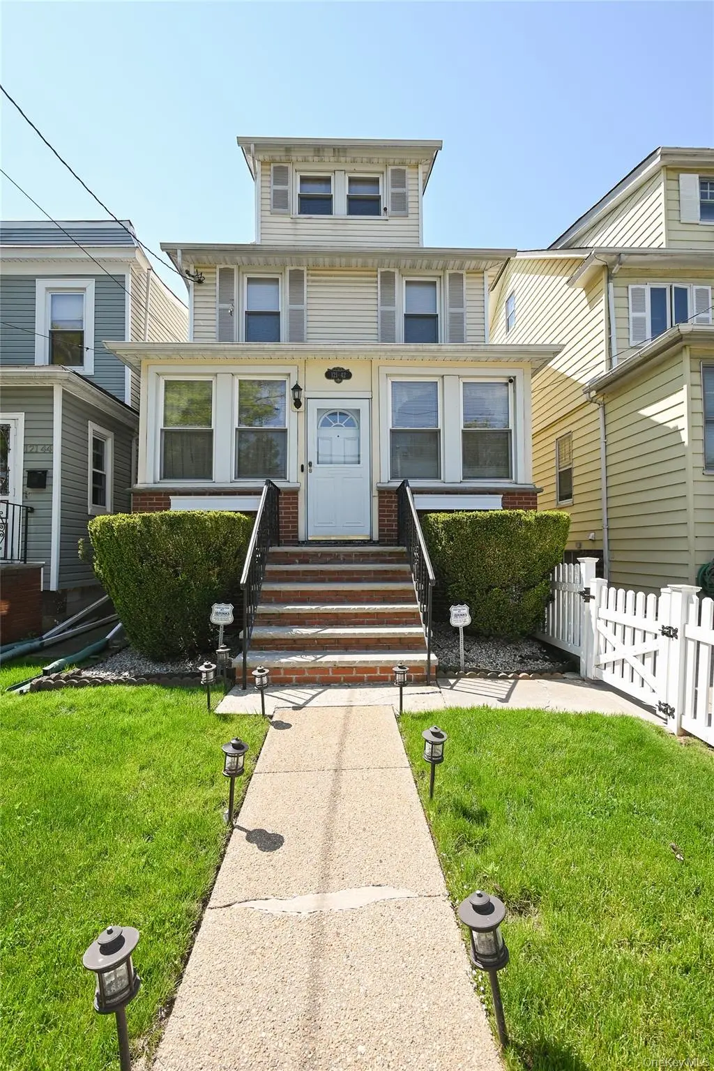 12142 6th AVE, College Point, NY 11356