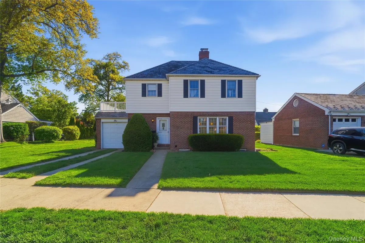 5 Franklin CT, Garden City, NY 11530