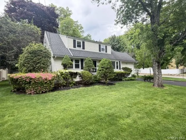 17 Mallory RD, Spring Valley, NY 10977