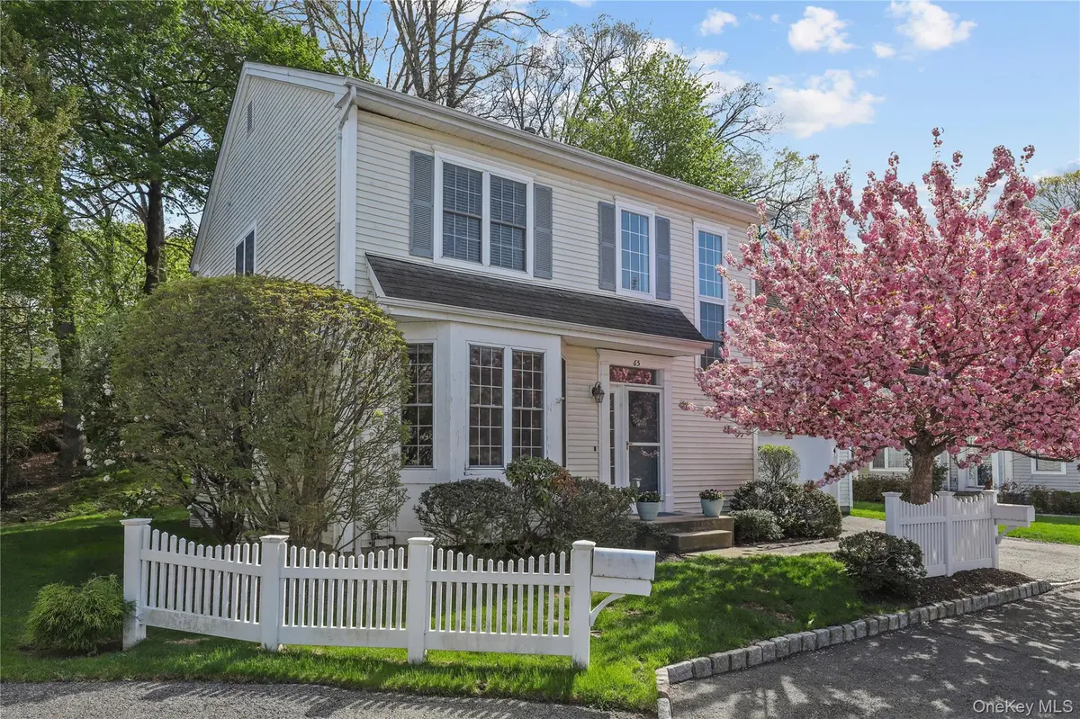 65 Eldorado CT, White Plains, NY 10603