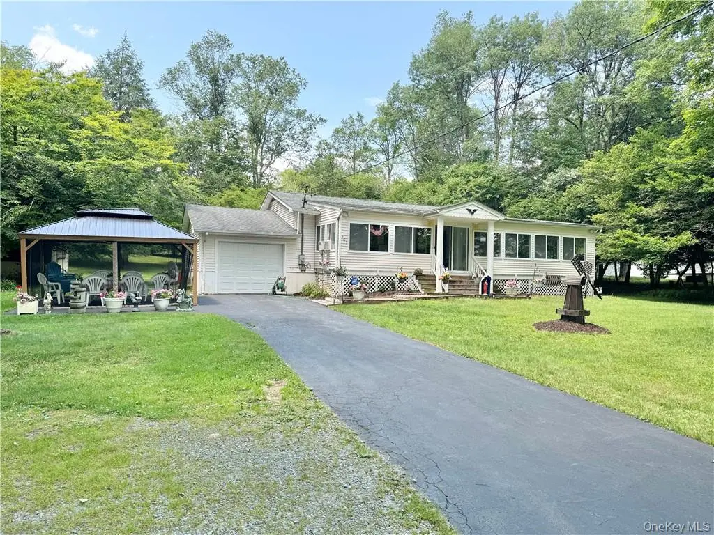 307 Beaver Lake RD, Livingston Manor, NY 12758