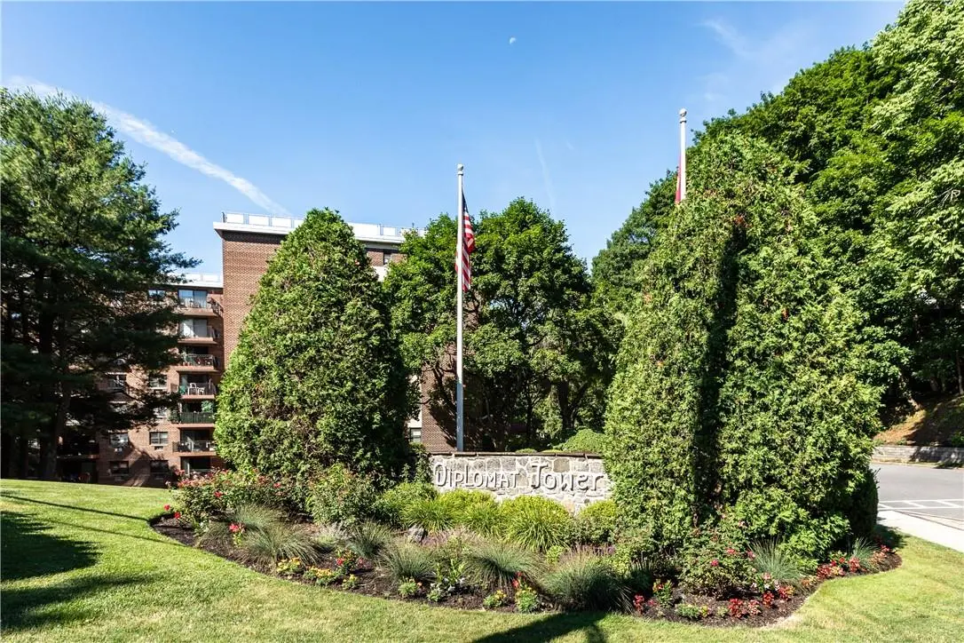 200 Diplomat Drive #4N, Mount Kisco, NY 10549