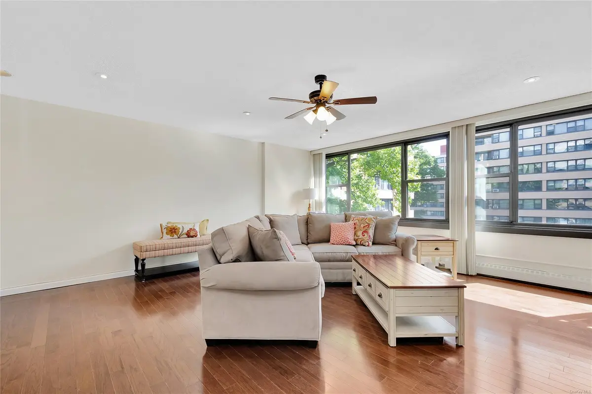166-25 12th Ave #4D, Beechhurst, NY 11357