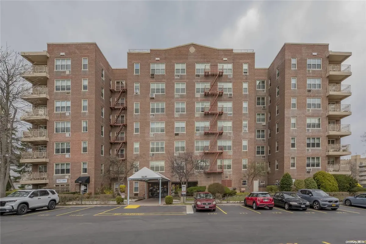 23-25 Bell BLVD #4E, Bayside, NY 11360