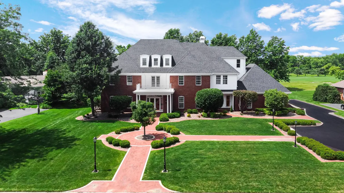 836 Killarney DR, Dyer, IN 46311