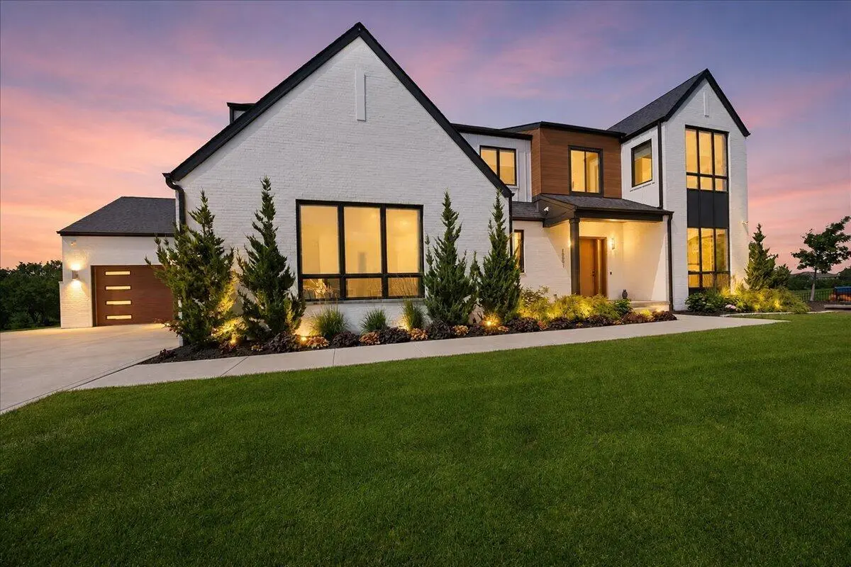 10092 Tall Grass TRL, St. John, IN 46373