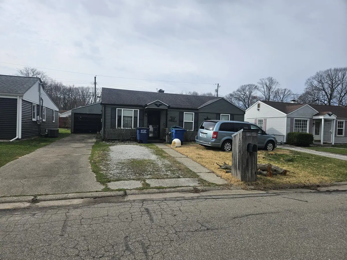 1638 Stone Lake DR, La Porte, IN 46350