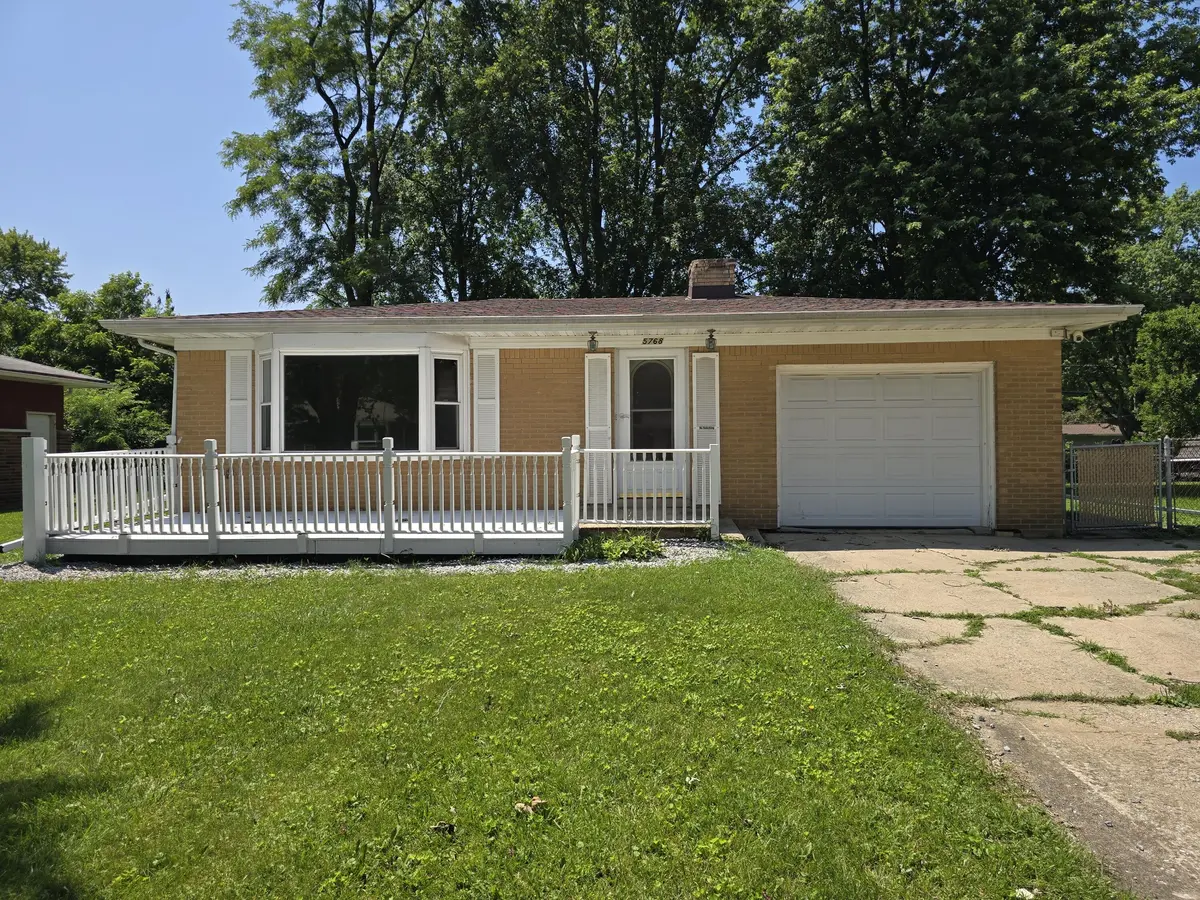 5768 Roosevelt PL, Merrillville, IN 46410
