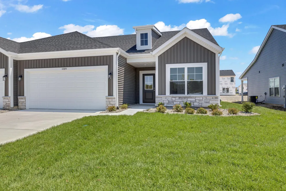 10375 Iowa ST, Crown Point, IN 46307