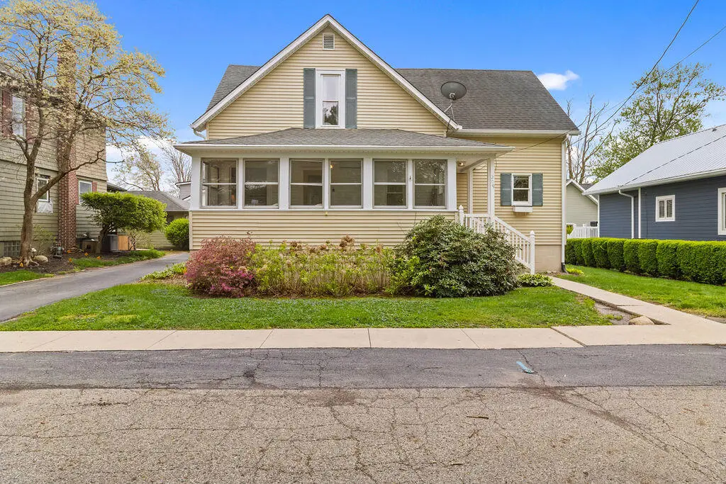 209 E Hawkins CT, Culver, IN 46511
