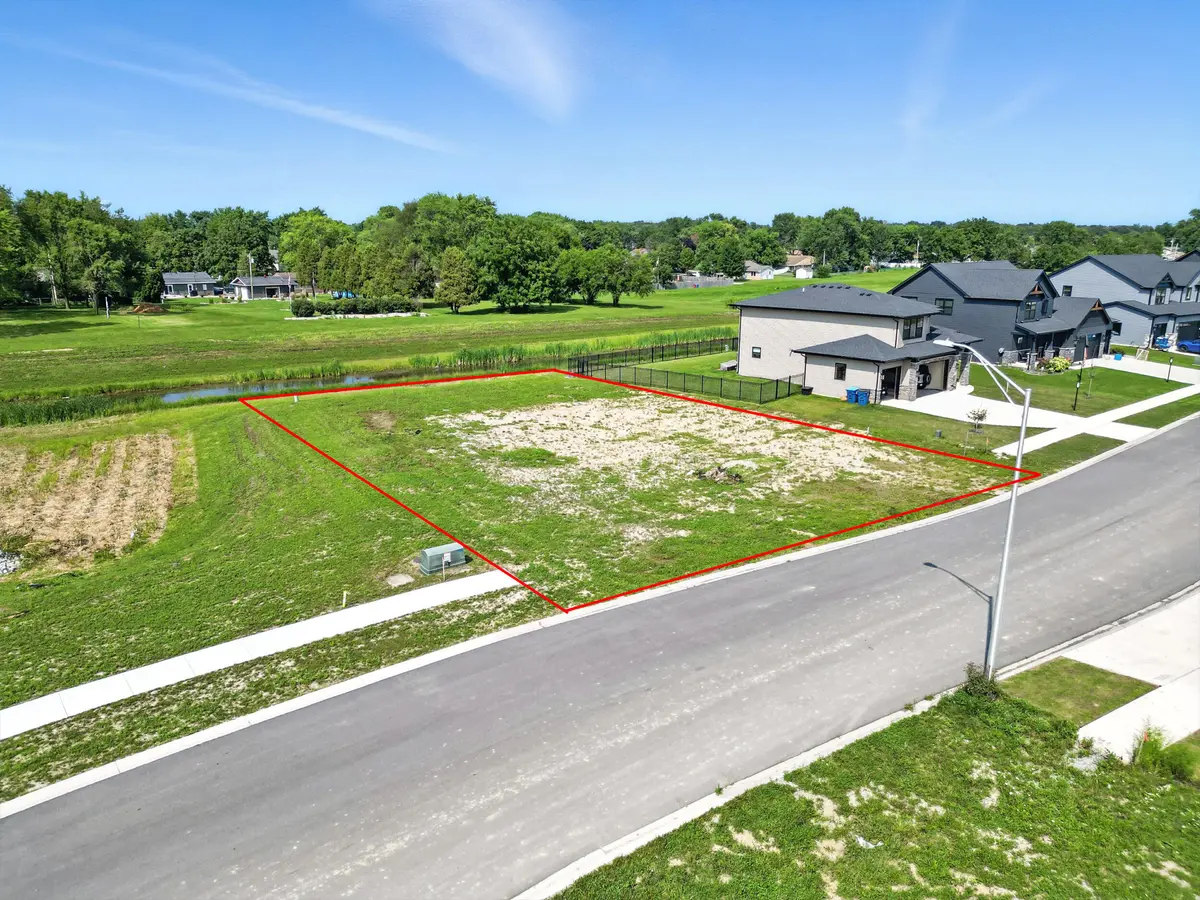 9950 Beacon Pointe Lane, Cedar Lake, IN 46303