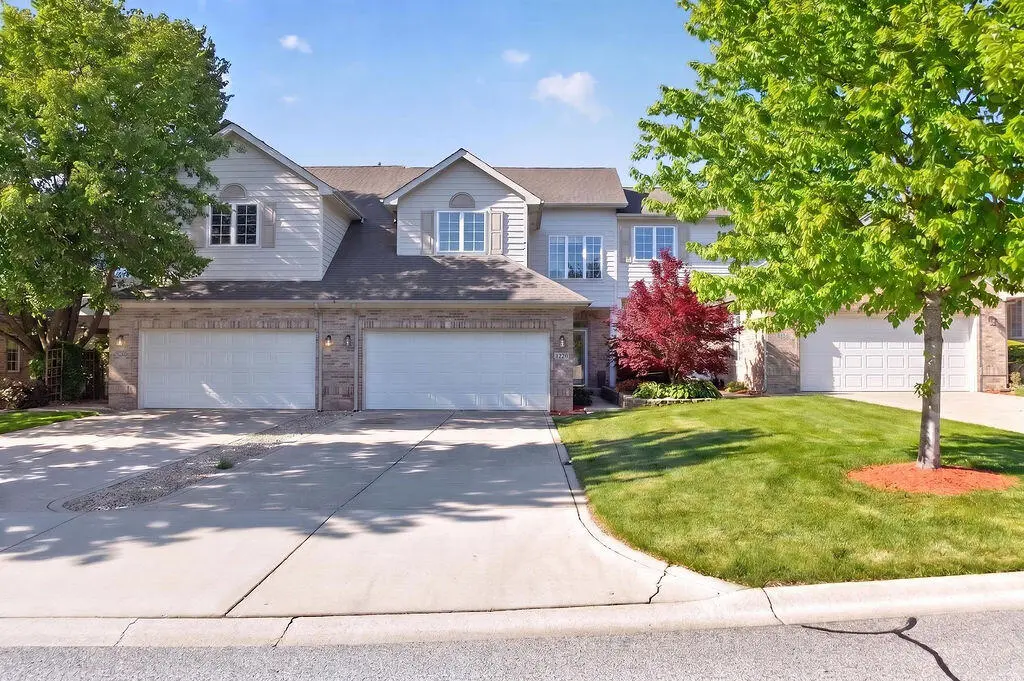 8124 Tuckaway Court, Crown Point, IN 46307