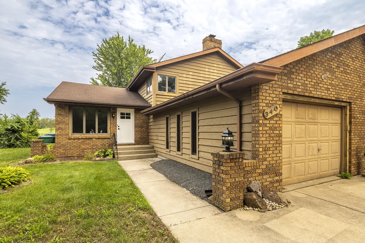 340 Golfview DR, Schererville, IN 46375