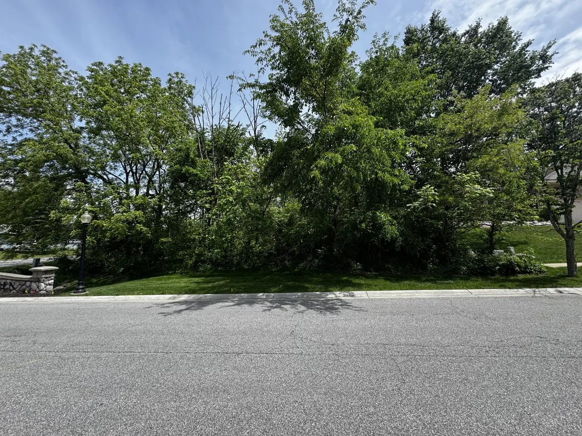 101 Scotscraig DR, Valparaiso, IN 46385
