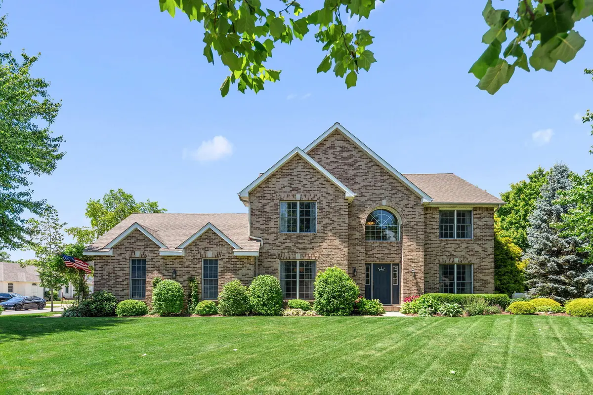 1550 Blue Heron DR, Valparaiso, IN 46385