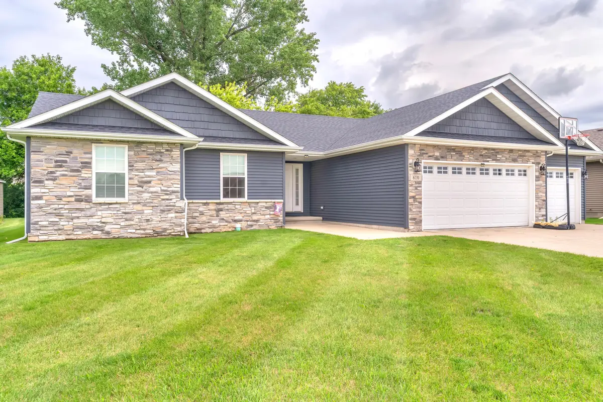 610 19th SE Street, Demotte, IN 46310