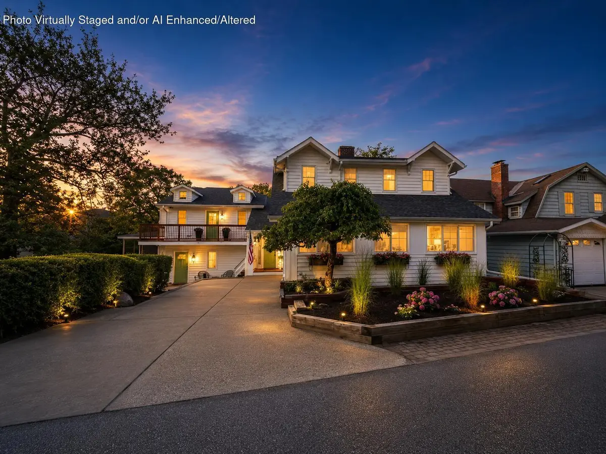 208 Lakeshore Drive, Michigan City, IN 46360