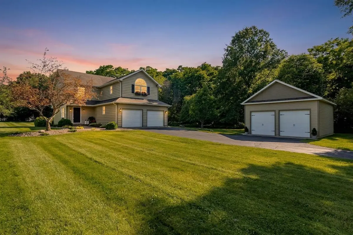 4309 Campbell ST, Valparaiso, IN 46385