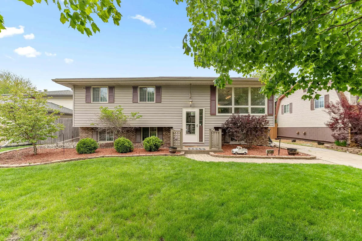 9138 Southmoor AVE, Highland, IN 46322