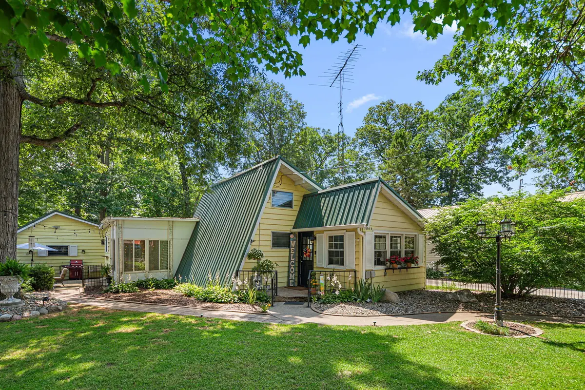 7804 N Topinabee Road, Walkerton, IN 46574