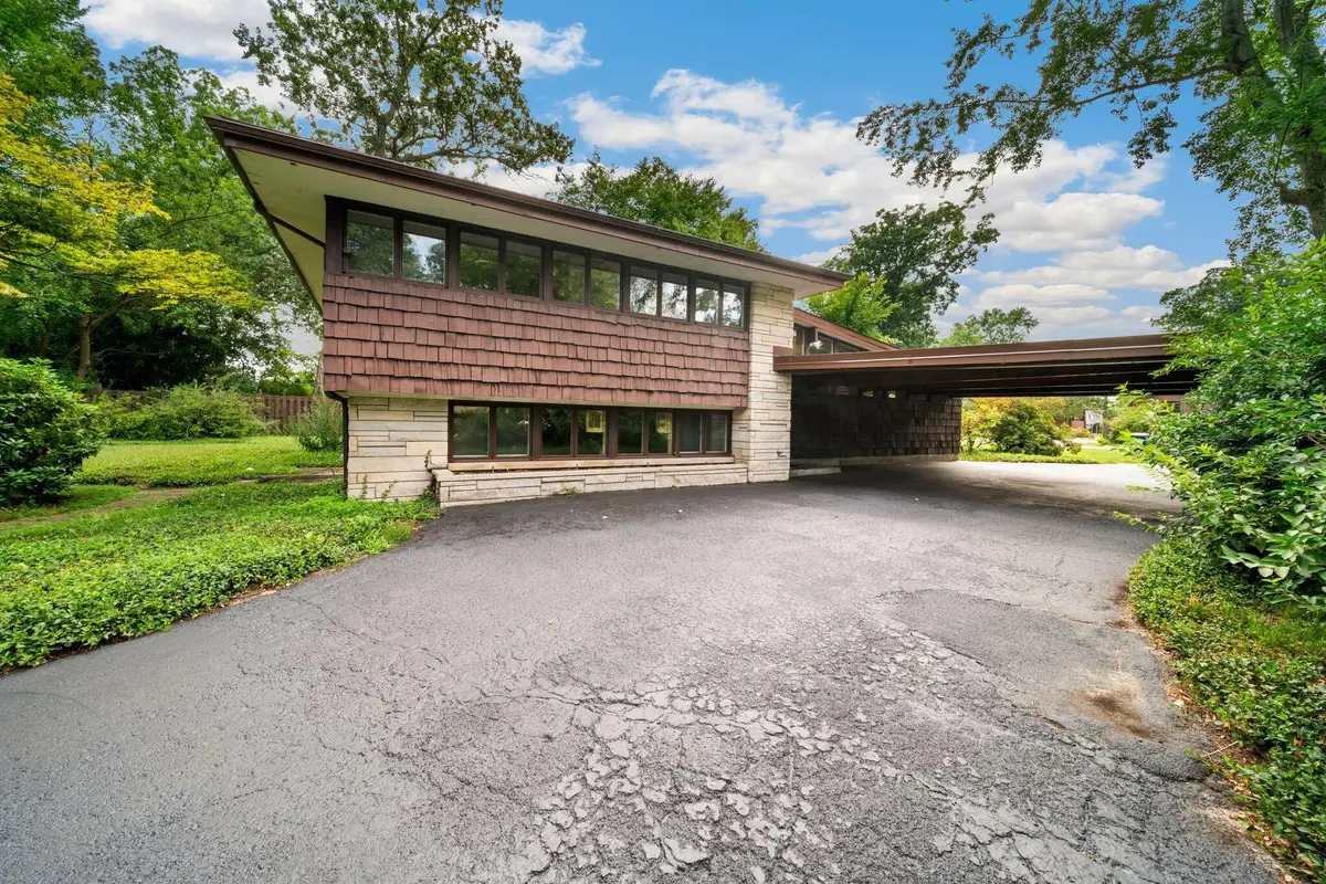 301 Kenwood PL, Michigan City, IN 46360