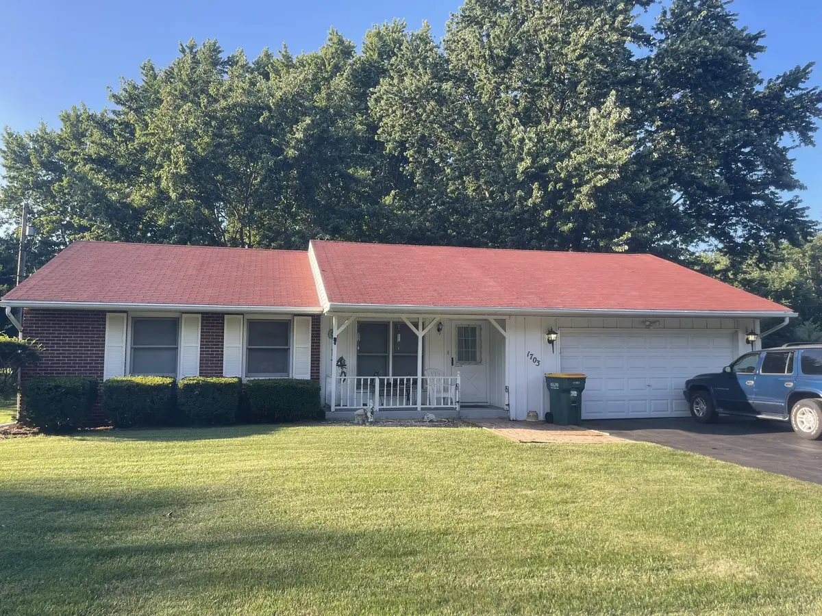 1703 Eisenhower AVE, Valparaiso, IN 46383